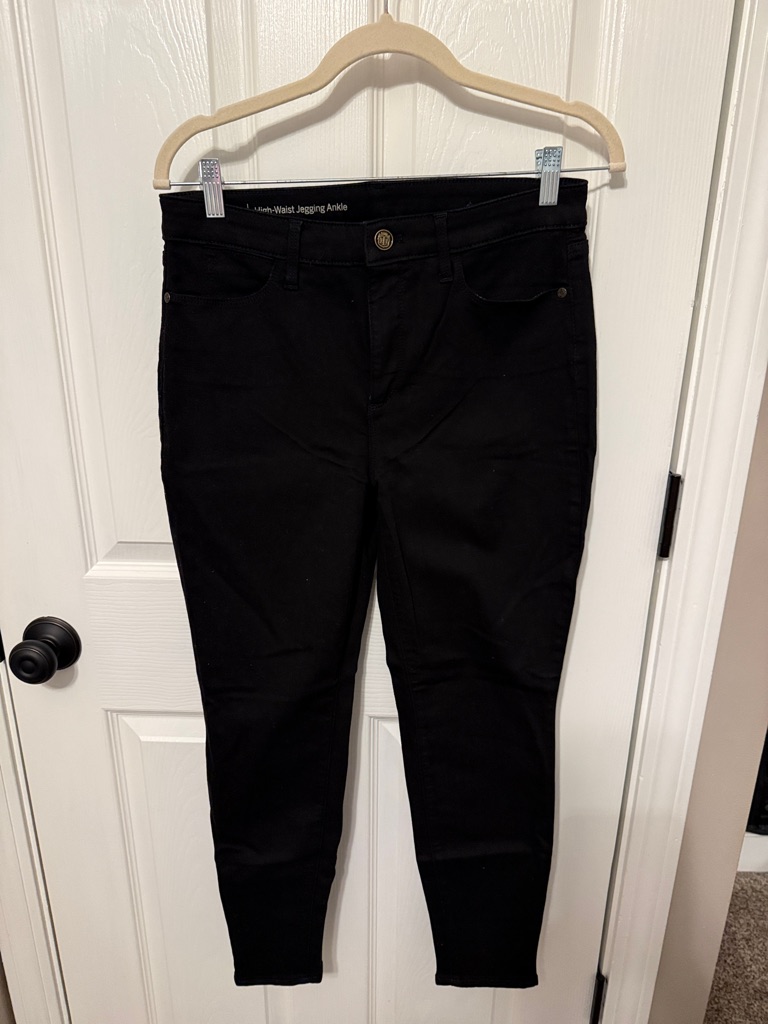 Black Women’s Mid-Rise Jegging Ankle Jeans